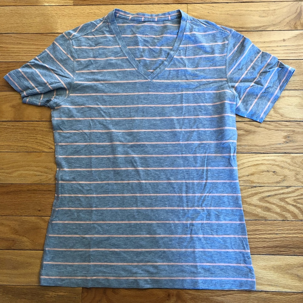 Lululemon V neck short sleeve